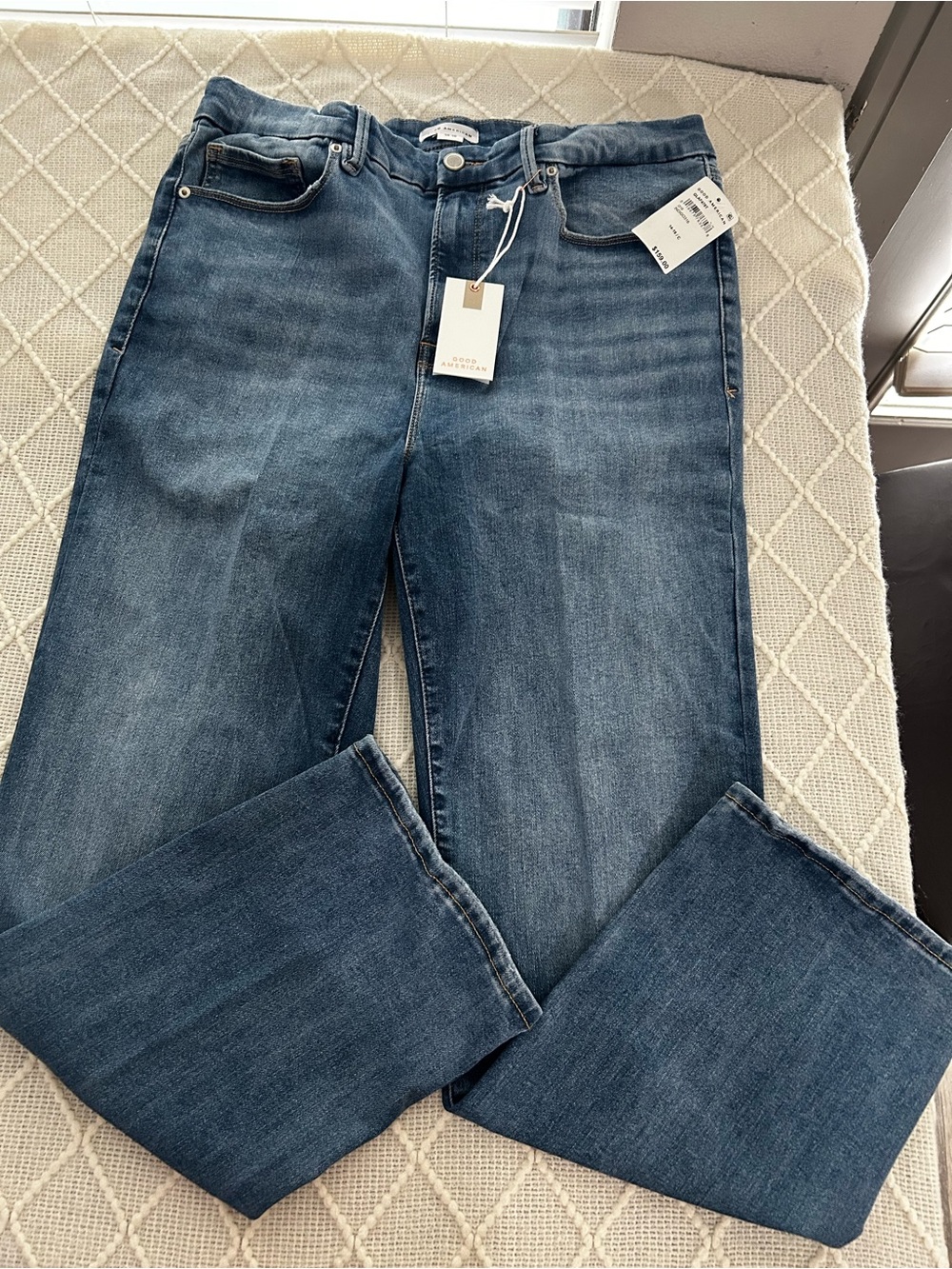 NWT: Good American Straight Leg Jeans in Medium Blue Wash